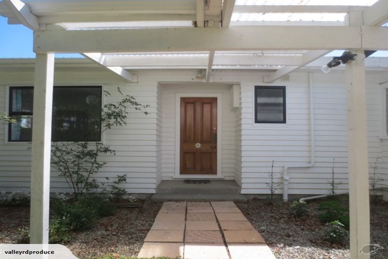 Photo of property in 106 Valley Road, Paraparaumu, 5032