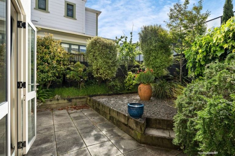 Photo of property in 35b Hobson Crescent, Thorndon, Wellington, 6011