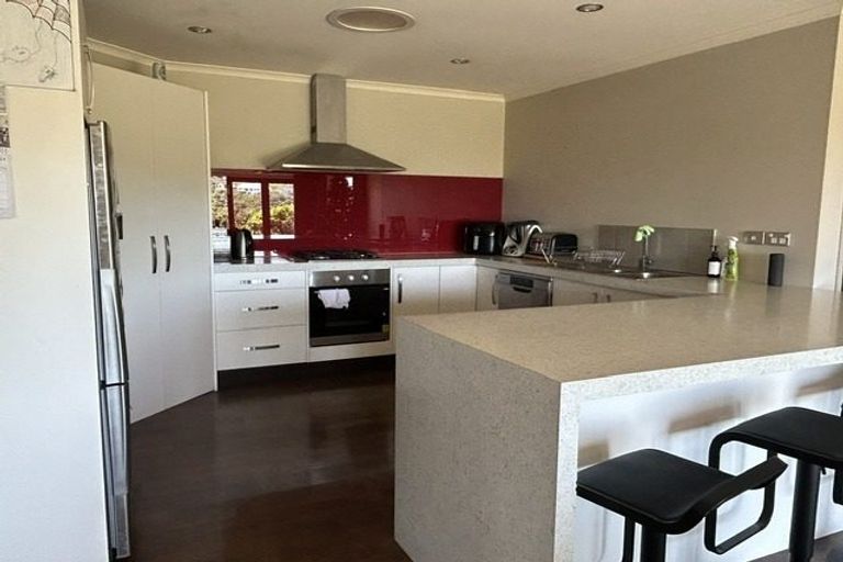 Photo of property in 34 Sumner Terrace, Aotea, Porirua, 5024