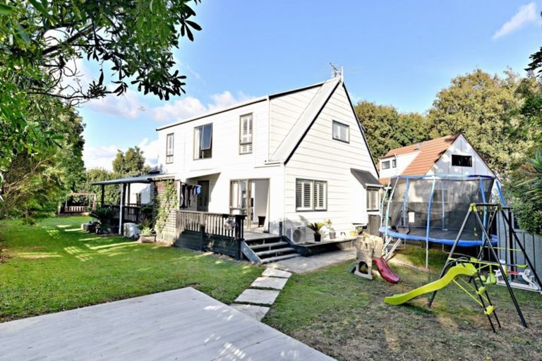 Photo of property in 223 Walter Strevens Drive, Conifer Grove, Takanini, 2112