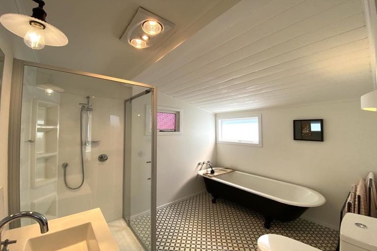 Photo of property in 54 Belt Road, New Plymouth, 4310