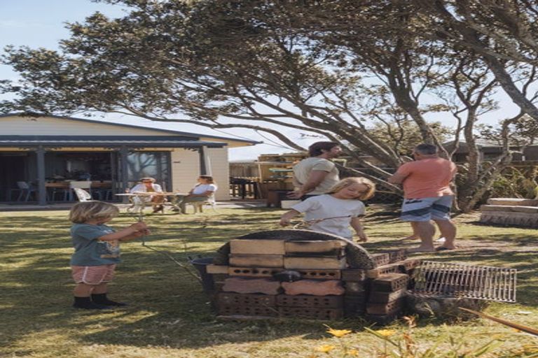 Photo of property in 515 Pukehina Parade, Pukehina, Te Puke, 3189