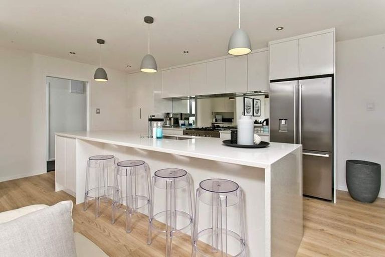 Photo of property in 49 Sylvia Road, Hillcrest, Auckland, 0627