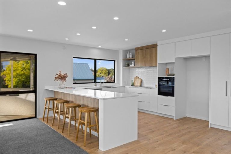 Photo of property in 18a Burn-murdoch Street, St Andrews, Hamilton, 3200