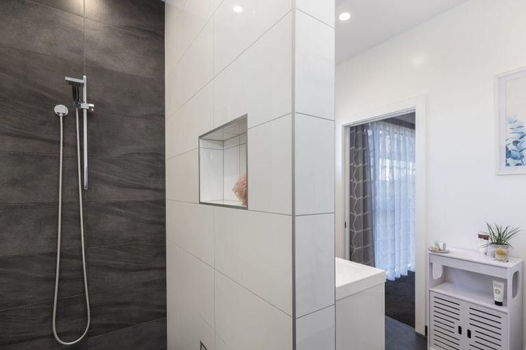 Photo of property in 2 Fantail Heights, Picton, 7220