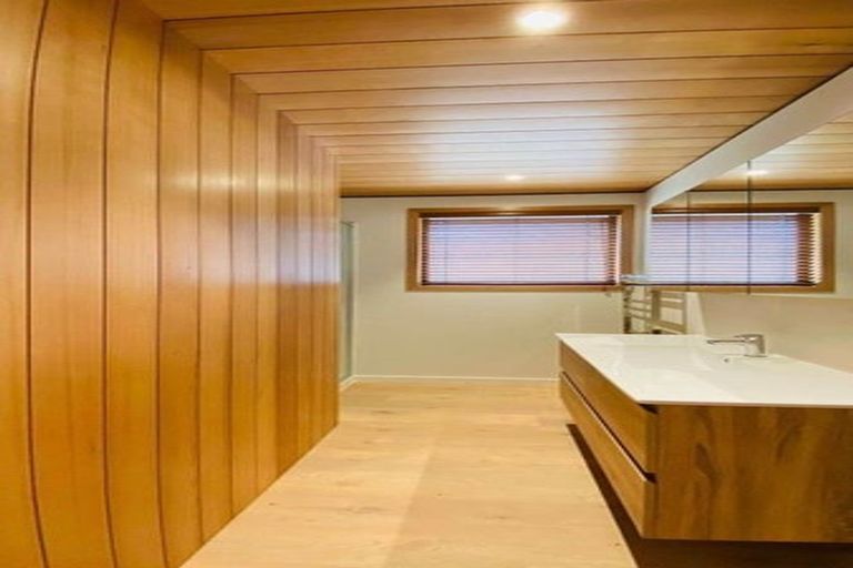 Photo of property in 2/6 Cresta Avenue, Beach Haven, Auckland, 0626