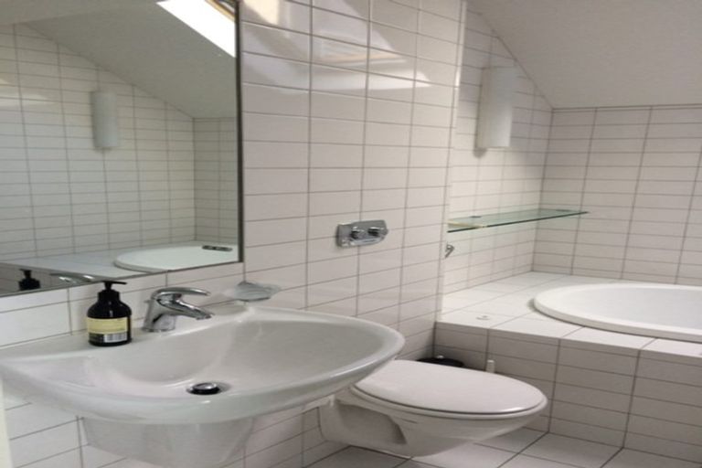 Photo of property in 33e Cranmer Square, Christchurch Central, Christchurch, 8013