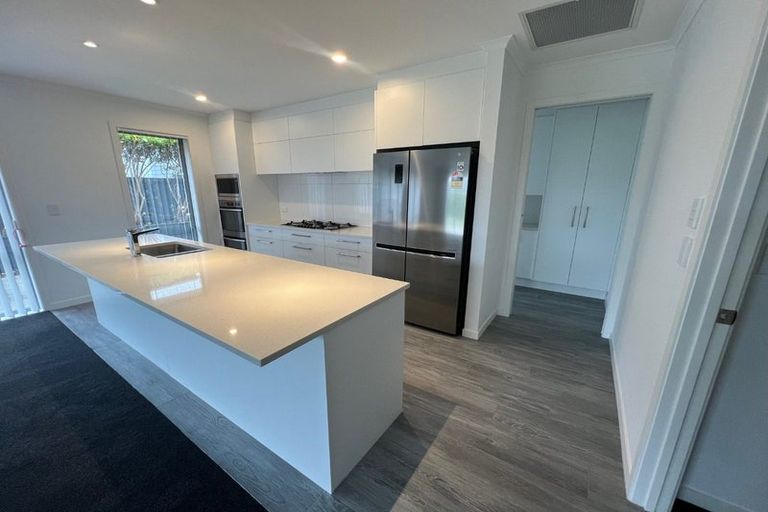 Photo of property in 12 Boocock Crescent, Orewa, 0931