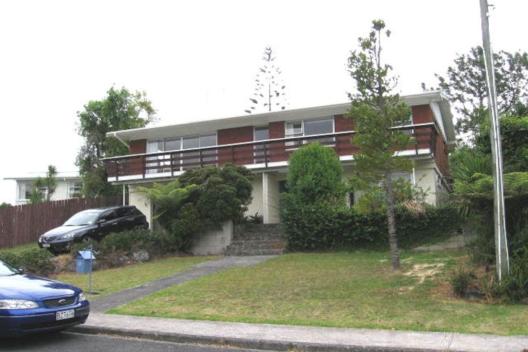 Photo of property in 7 Heather Place, Sunnynook, Auckland, 0620