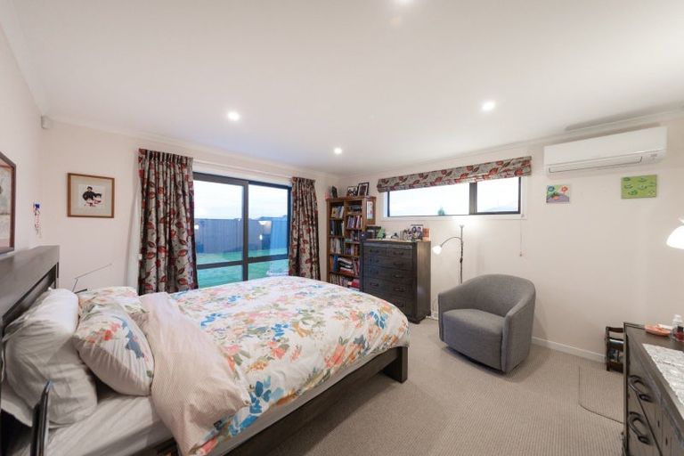 Photo of property in 199 Pacific Drive, Fitzherbert, Palmerston North, 4410