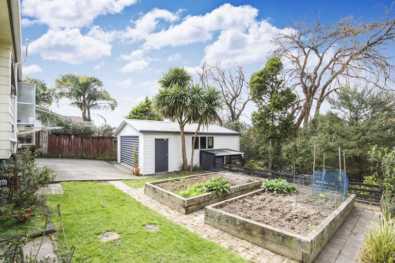 Photo of property in 13 Luanda Drive, Ranui, Auckland, 0612