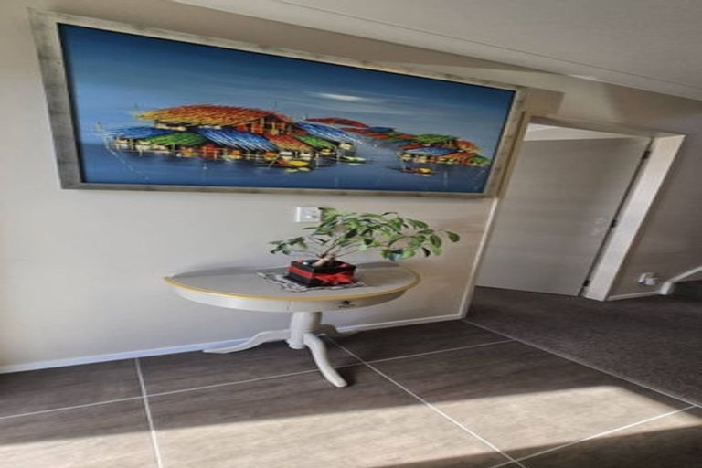 Photo of property in 22 Portmore Place, Grenada Village, Wellington, 6037