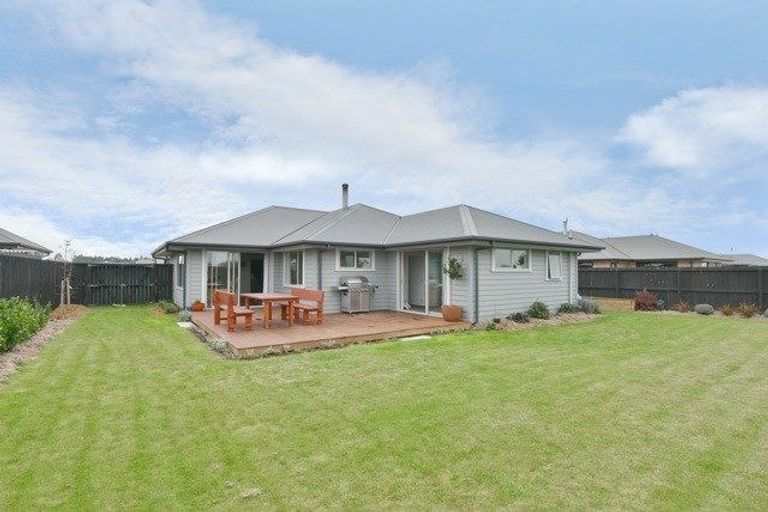 Photo of property in 11 Cassini Place, Leeston, 7632