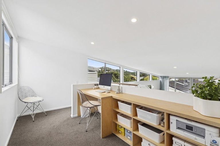 Photo of property in 32 Mantell Street, Seatoun, Wellington, 6022