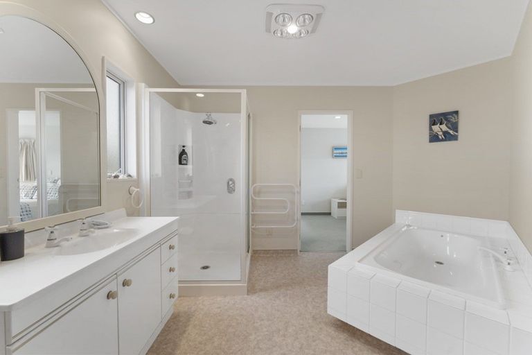 Photo of property in 10 Beach Haven Place, Paraparaumu Beach, Paraparaumu, 5032