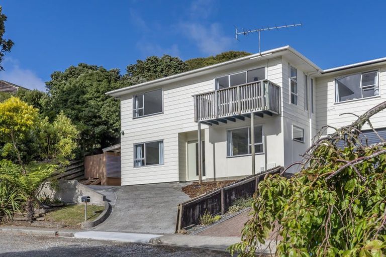 Photo of property in 25 Yarrow Place, Papakowhai, Porirua, 5024