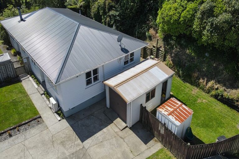 Photo of property in 3/16 Redwood Avenue, Tawa, Wellington, 5028