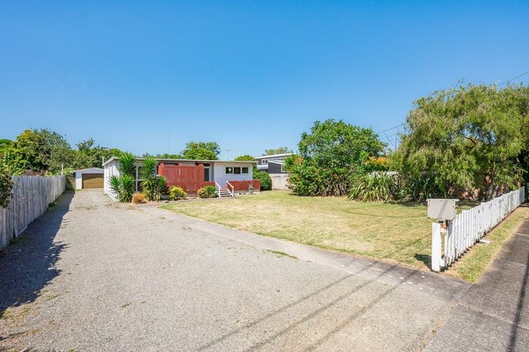 Photo of property in 4 Rimu Street, Waikanae, 5036