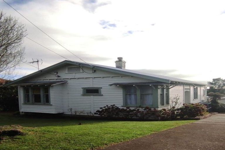 Photo of property in 15 Peverill Crescent, Papatoetoe, Auckland, 2025