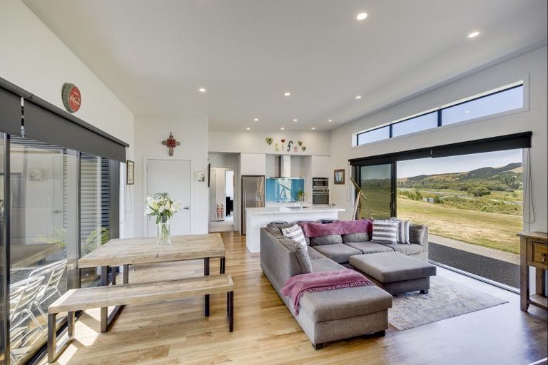 Photo of property in 8 Riverview Drive, Otane, 4277