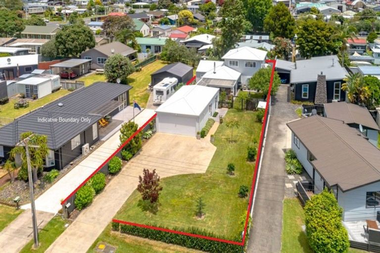 Photo of property in 107 Riverview Road, Whangamata, 3620