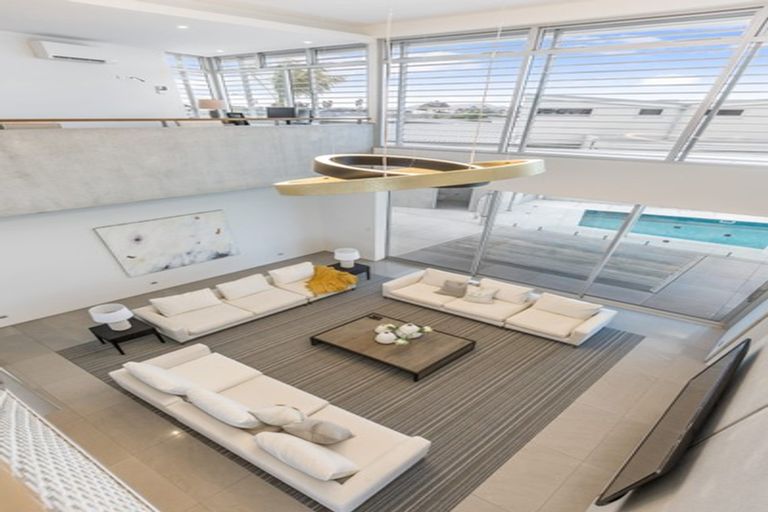 Photo of property in 10 Martingale Lane, One Tree Point, 0118