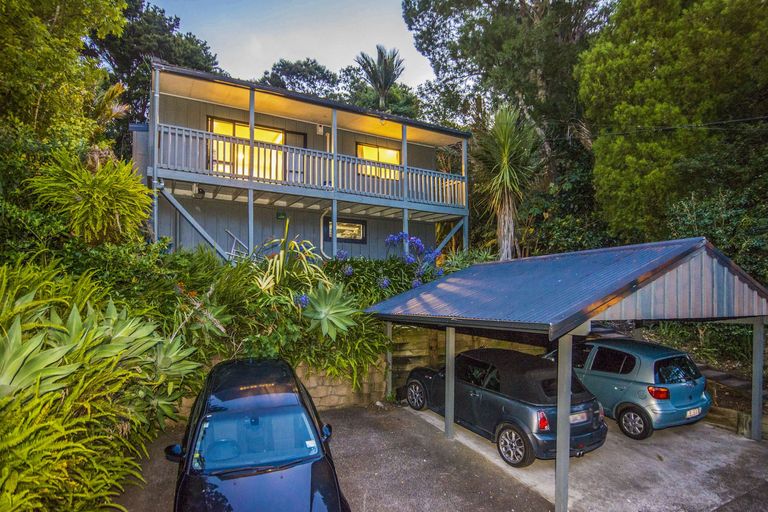Photo of property in 59 Laingholm Drive, Laingholm, Auckland, 0604