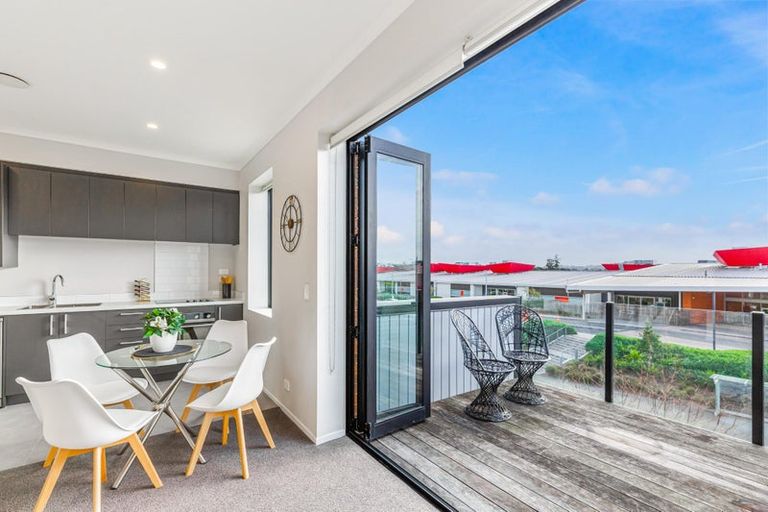 Photo of property in 6/17 Uku Lane, Hobsonville, Auckland, 0616