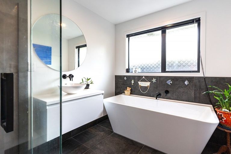 Photo of property in 324a College Street, West End, Palmerston North, 4410