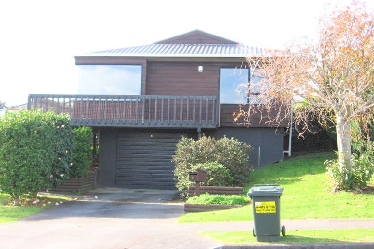 Photo of property in 1/2 Calluna Crescent, Totara Heights, Auckland, 2105