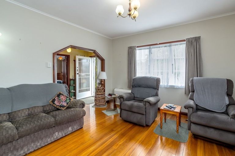 Photo of property in 1 Mcgregor Crescent, Masterton, 5810