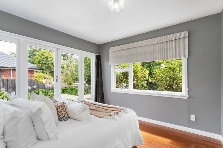 Photo of property in 9 Burnside Crescent, Burnside, Christchurch, 8053
