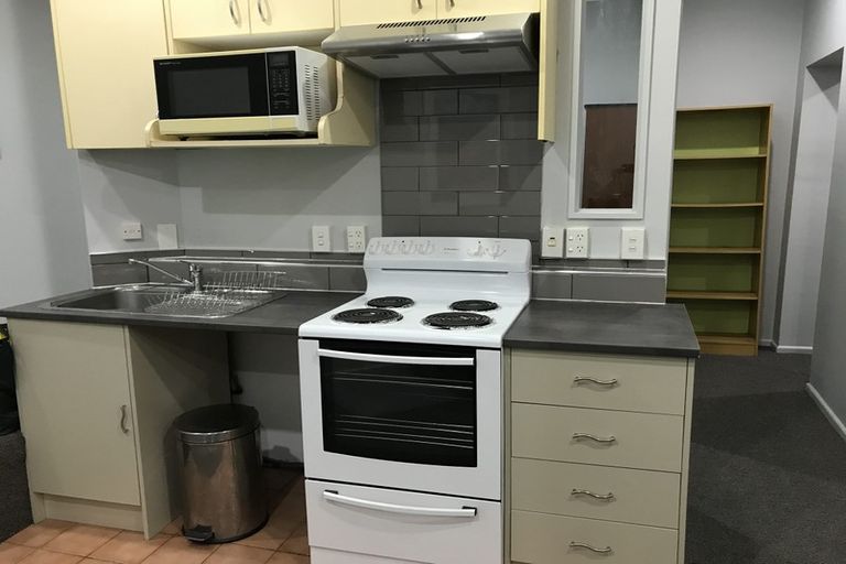Photo of property in Terrace Garden Apartments, 1e/120 The Terrace, Wellington Central, Wellington, 6011