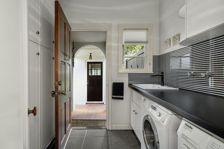 Photo of property in 16 Hinewa Road, Otumoetai, Tauranga, 3110