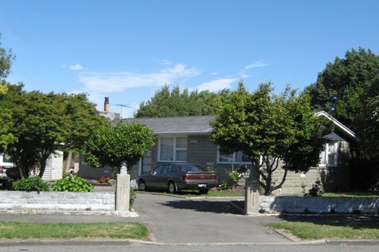 Photo of property in 28 Damien Place, Bromley, Christchurch, 8062