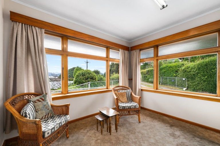 Photo of property in 15 Taranaki Street, Picton, 7220