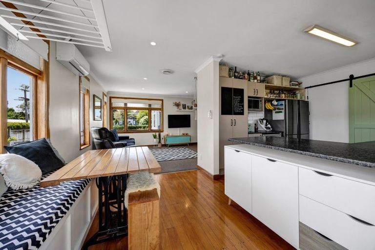 Photo of property in 9 Omata Road, Westown, New Plymouth, 4310