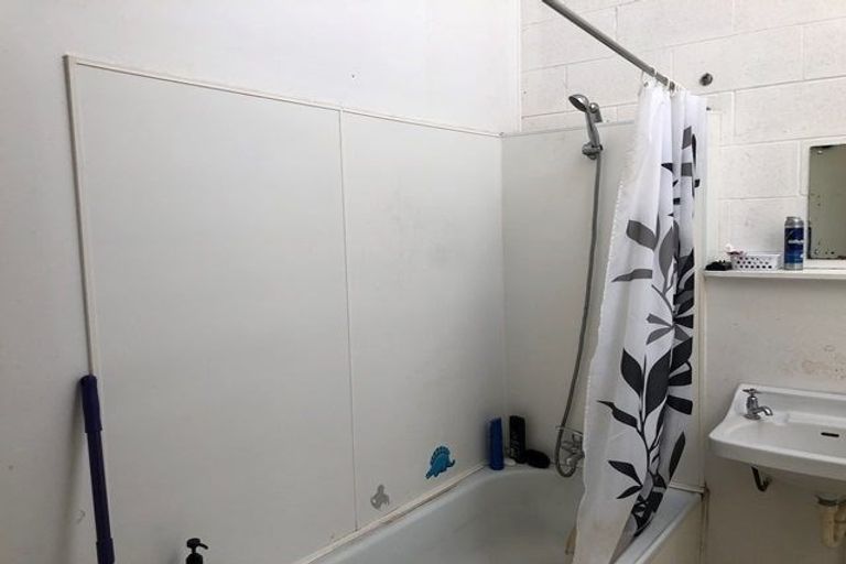 Photo of property in 2/9 John Court Street, Birkenhead, Auckland, 0626