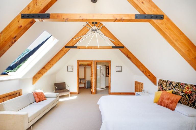 Photo of property in 355 Turitea Road, Turitea, Palmerston North, 4472