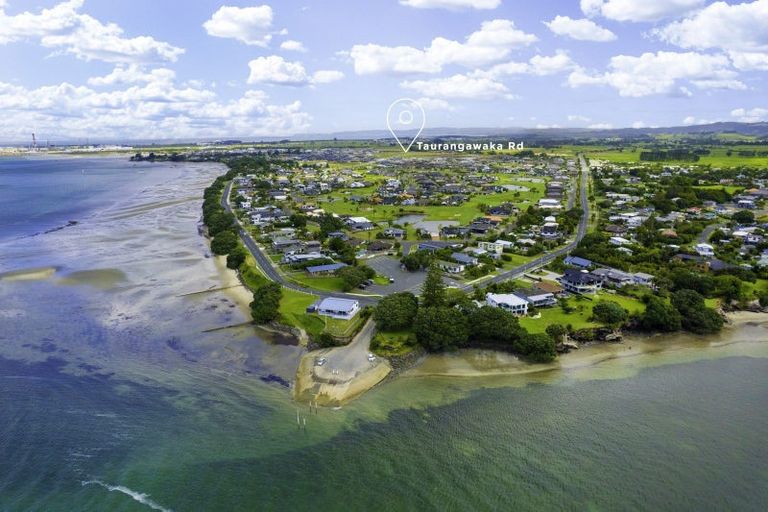 Photo of property in 22 Taurangawaka Road, One Tree Point, 0118