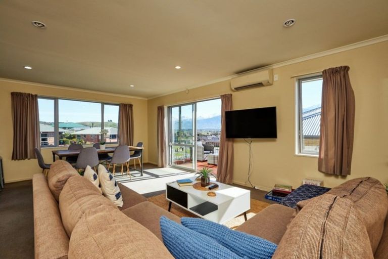 Photo of property in 4 Fyffe Avenue, Kaikoura, 7300