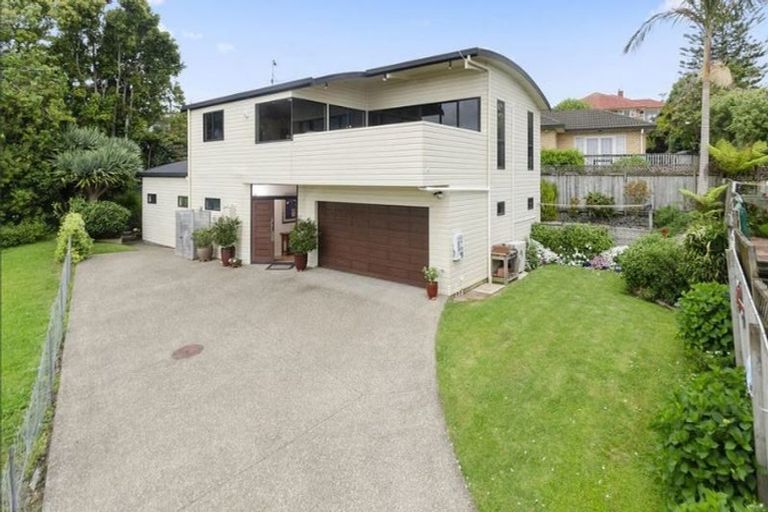 Photo of property in 3a Wakeling Avenue, Te Atatu South, Auckland, 0610