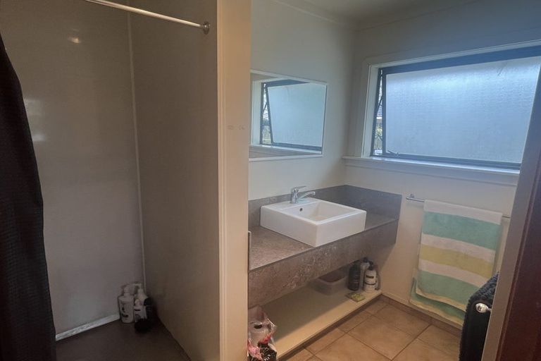 Photo of property in 2/494 Ferguson Street, Palmerston North, 4410