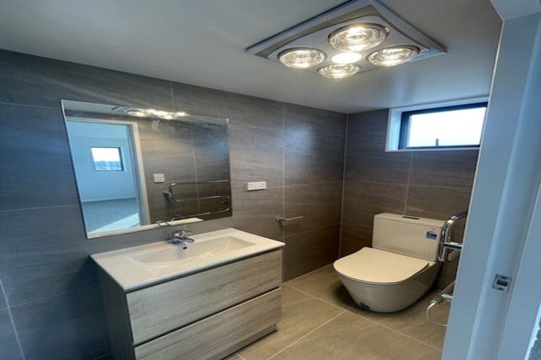 Photo of property in 9a Crestview Rise, Papakura, 2110