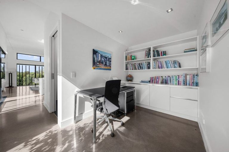 Photo of property in 9 Birdie Way, Martinborough, 5711