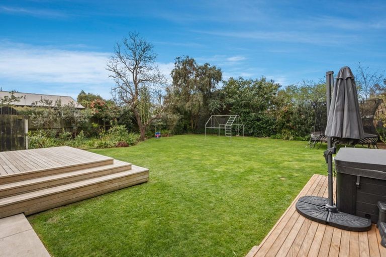 Photo of property in 74 Dover Street, St Albans, Christchurch, 8014