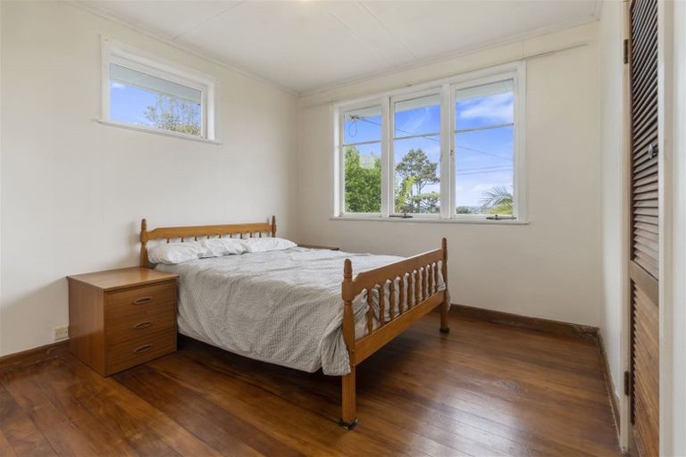 Photo of property in 50 Roberts Road, Te Atatu South, Auckland, 0610