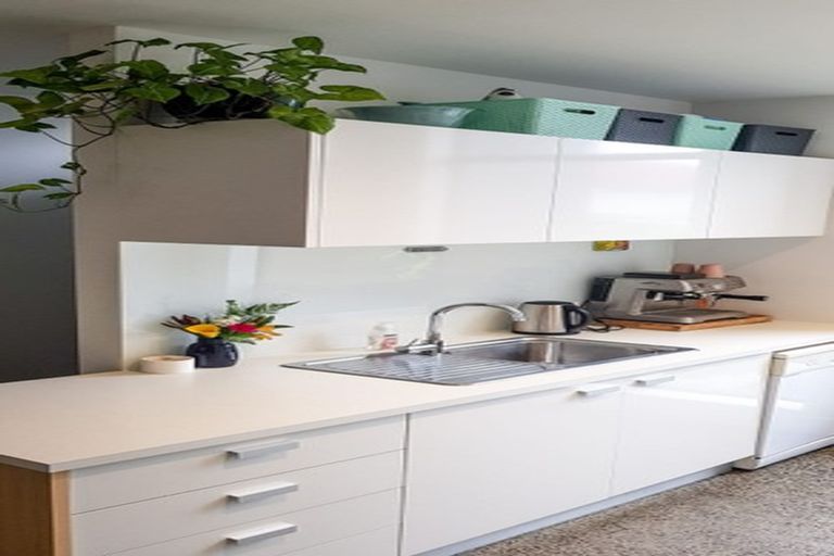 Photo of property in 14 Cochrane Road, Hobsonville, Auckland, 0616