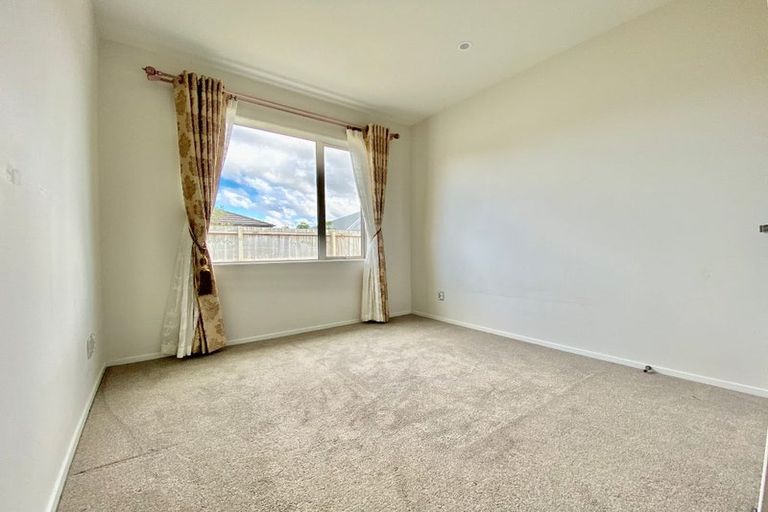 Photo of property in 28 Wellfield Drive, Papakura, 2110