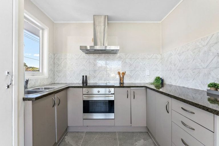 Photo of property in 19 Ribblesdale Road, Henderson, Auckland, 0612